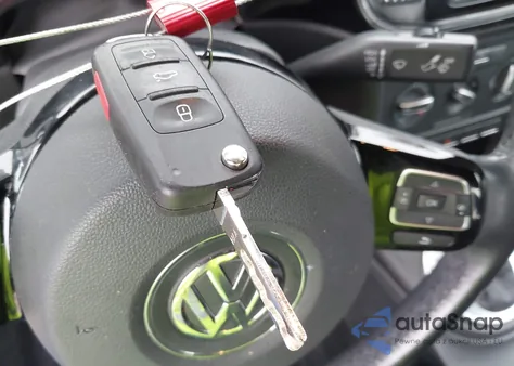 2019 Volkswagen Beetle 2.0T Final Edition Se/2.0T Final Edition Sel/2.0T S from USA, damaged, VIN 3VWFD7AT8KM720837